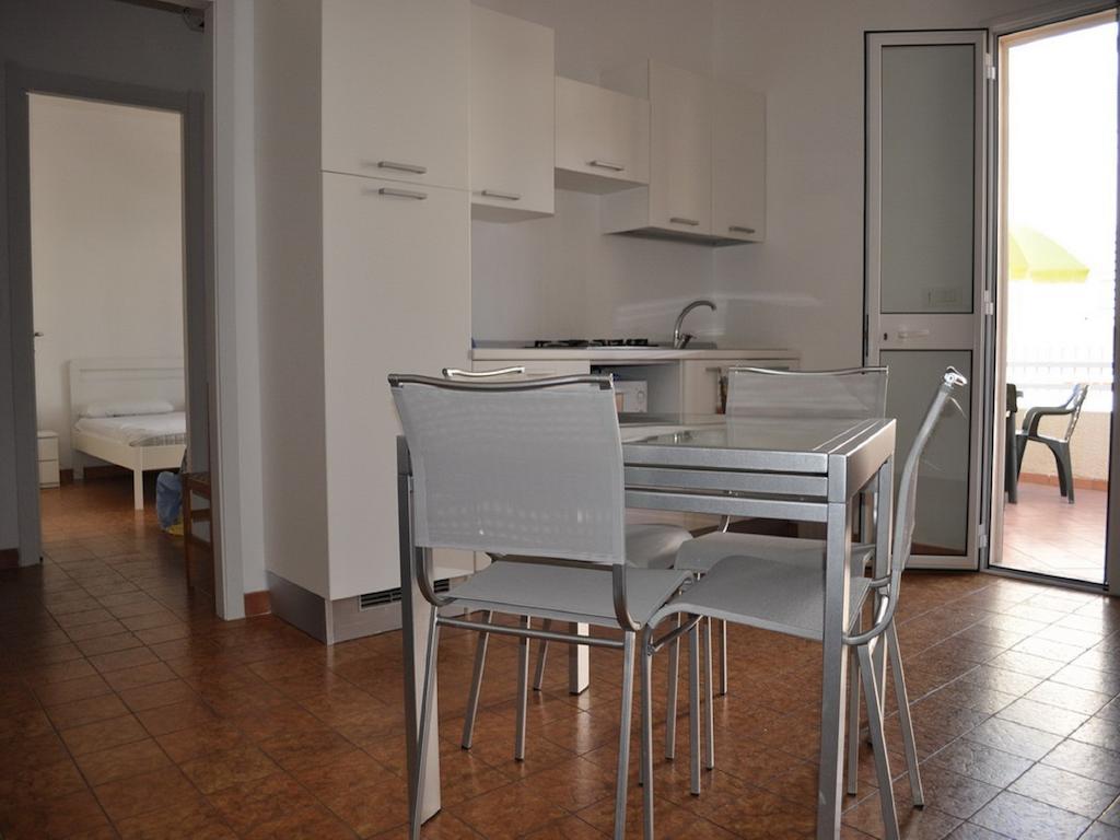 Sagittarius Mare Apartment Марина ди Рагуса Стая снимка